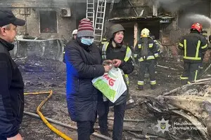 Удар по дому в Тернополе: пояивлось видео первых минут после атаки