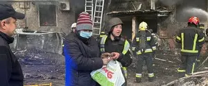 Удар по дому в Тернополе: пояивлось видео первых минут после атаки