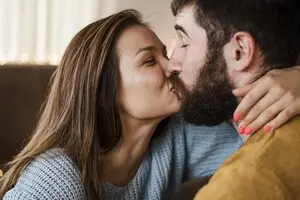 Коли з'явилися поцілунки: відповідь учених може здивувати