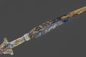 На дні озера в Польщі знайшли спис середньовічного шляхтича або князя