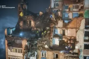 На завалах в Тернополе спасатели добрались до пятого этажа