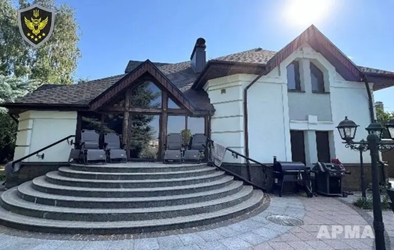 Дом Захарченко, где ночевал Галущенко, никто не хочет брать – Соболев