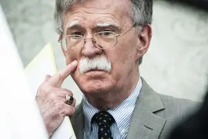 У коррупция в Украине политическое измерение, именно на нее ссылаются противники помощи - Болтон