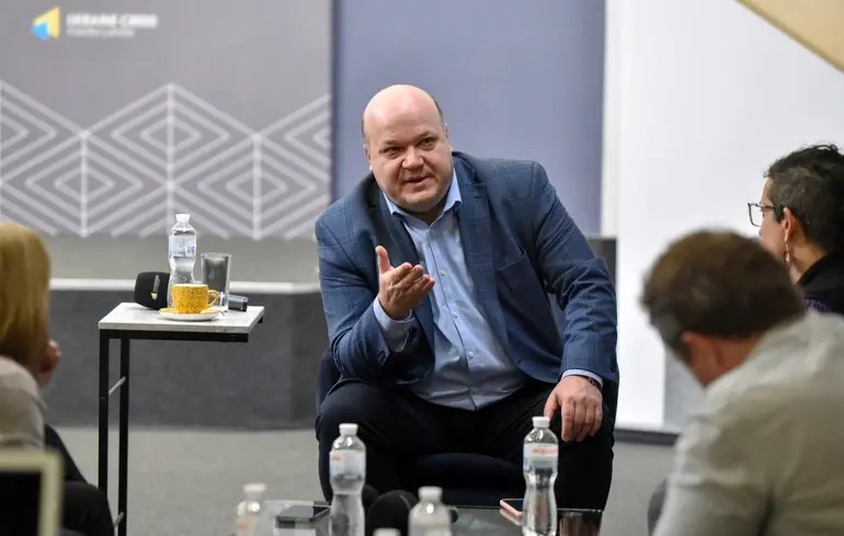 Дипломат Валерій Чалий спілкується із журналістами країн Латинської Америки / 22 травня 2024 року