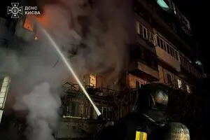 В Киеве произошли попадания в многоэтажки, там вспыхнули пожары