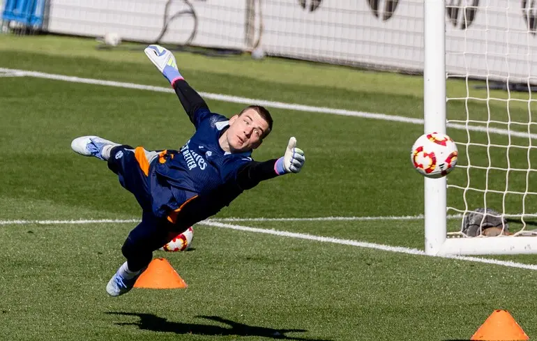 Андрей Лунин