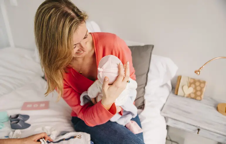 Робота в нічний час: чи можуть до неї залучити жінку, яка має маленьку дитину