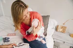 Робота в нічний час: чи можуть до неї залучити жінку, яка має маленьку дитину