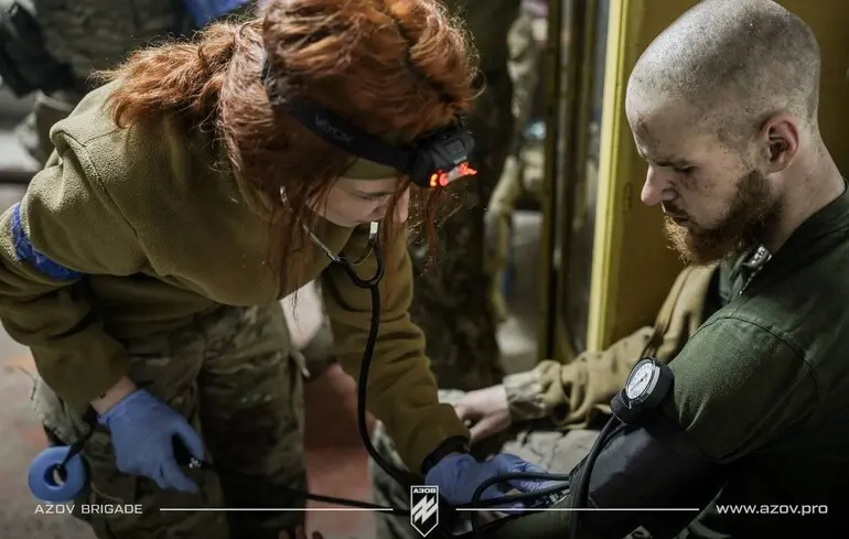 Кабмін збільшив виплати медикам, які працюють у небезпечних районах