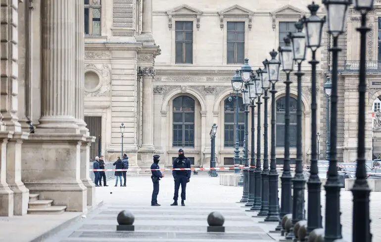 У справі про гучне пограбування Лувру заарештували ще чотирьох підозрюваних