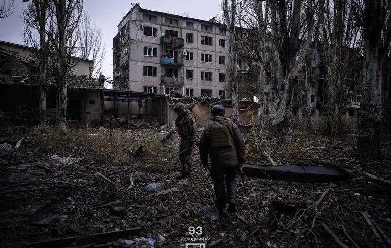 Россияне пытаются с нескольких направлений обойти Константиновку — военный