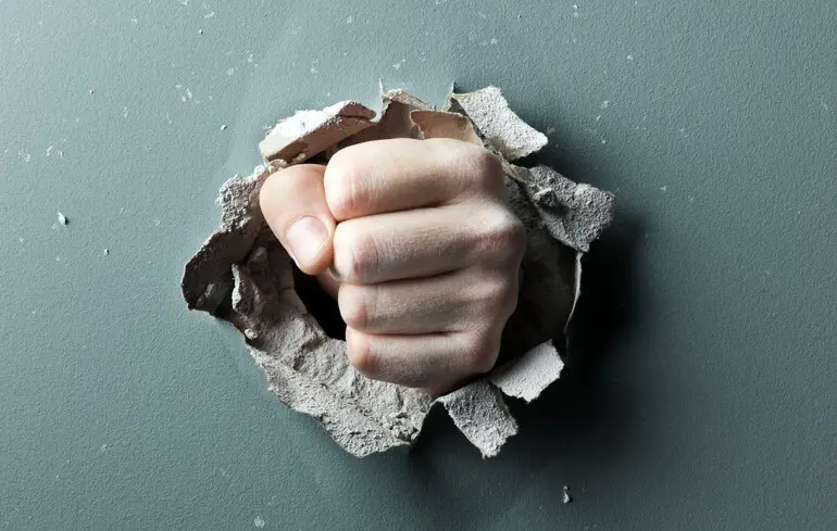 Сексуальне насильство під час війни: в Україні представили проєкт «Ми вам віримо»