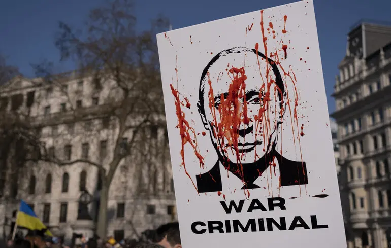 «Наша песня хороша – начинай сначала»: Путин снова вспомнил о «нелегитимности» украинских властей