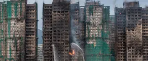 Пожар в Гонконге стал самым смертоносным за десятилетие: 65 погибших, еще 279 человек не выходят на связь