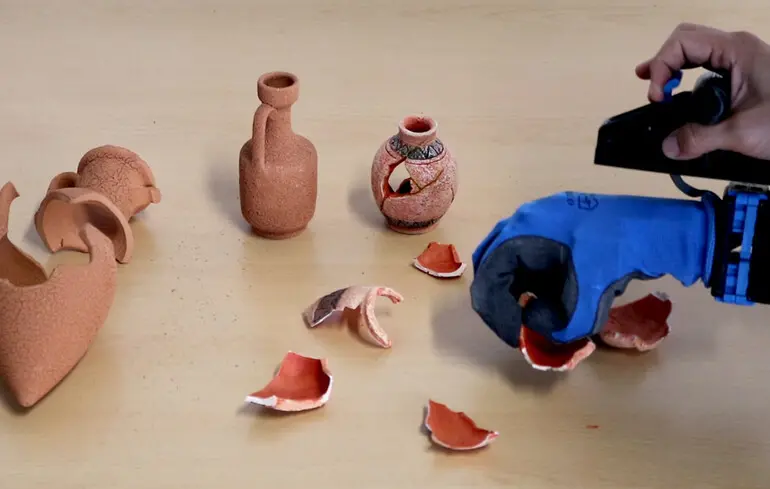 Робот з ШІ допоможе відновити фрески Помпеїв, розбиті часом і війною