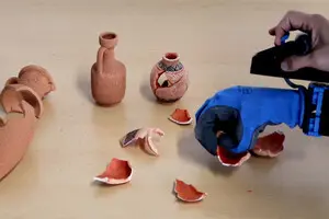 Робот з ШІ допоможе відновити фрески Помпеїв, розбиті часом і війною