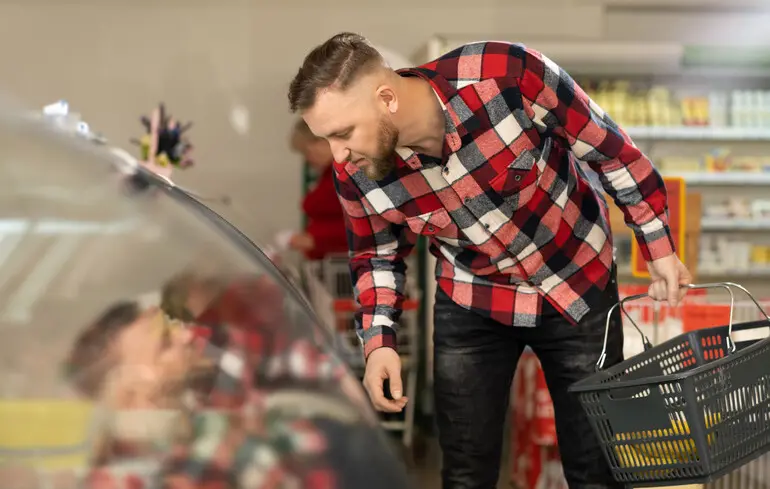 Споживчі ціни практично не знижувалися у жовтні – експерт