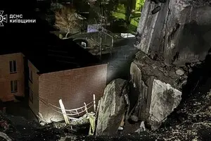 В Броварах Киевской области есть пострадавшие люди и разбитый дом: фото и видео последствий обстрела