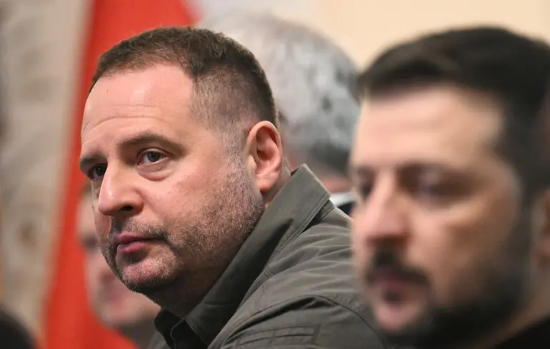 Звільнення Єрмака дає українцям надію на політичне оновлення на тлі корупційного скандалу — The Telegraph