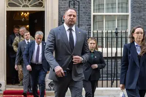 Відставка Єрмака: як відреагували українські політики та волонтери 