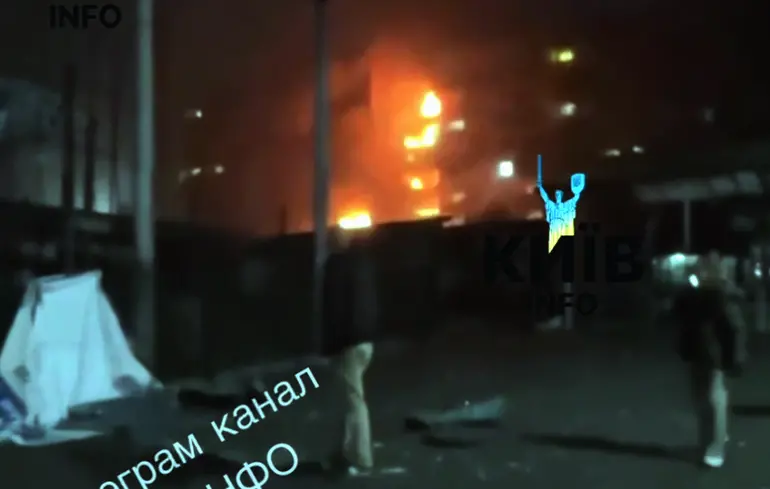 Россияне ударили с воздуха по многоэтажке и рынку в Вышгороде, погиб по меньшей мере один человек — КОВА