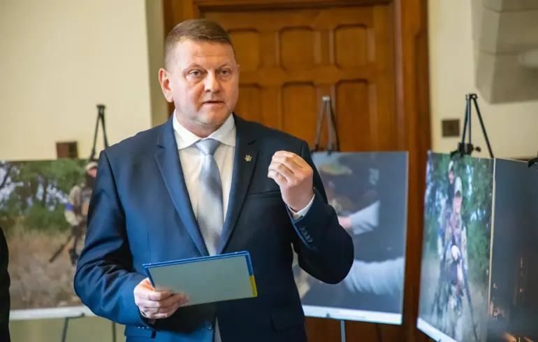 Война в Украине все больше приобретает признаки мировой — Залужный