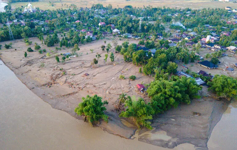 Повені після тропічного шторму: у трьох країнах Азії загинули понад 900 людей