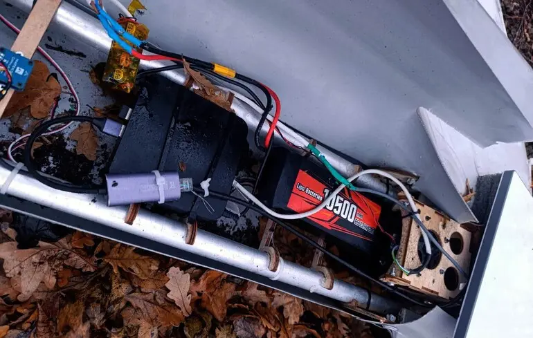 Starlink працює на агресора: як американська супутникова система допомагає росіянам наводити дрони по Україні — Defense Express