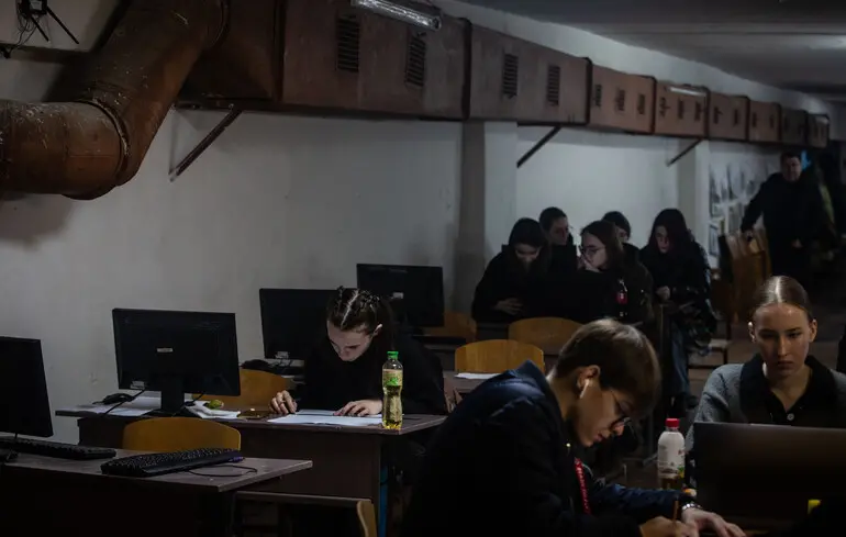 Школа в блекаути: як навчатимуться діти і що має зробити держава