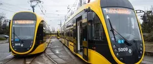 В Киеве начали курсировать новые трамваи и автобусы: какие маршруты они обслуживают