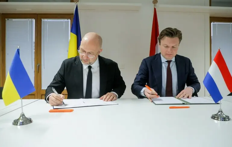 Міноборони України та Нідерландів підписали угоду про спільне виробництво дронів