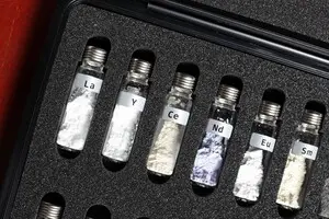 Компанії США “агресивно” скуповують рідкоземи, необхідні Європі для переозброєння — Bloomberg