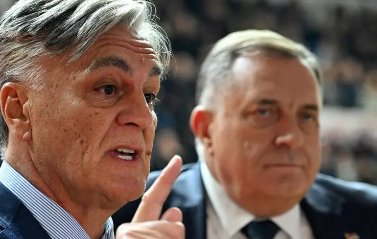 Навала клонів: «два Додіки» на одну країну