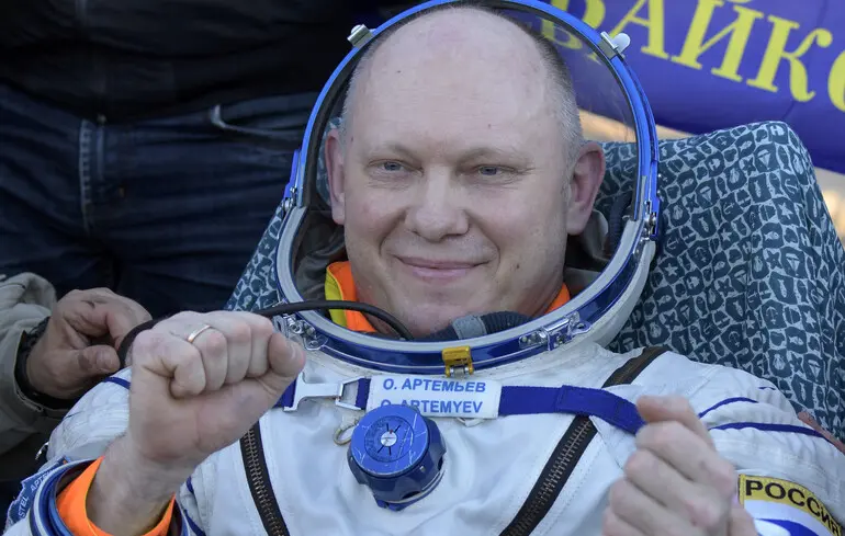 Російського космонавта виключили з екіпажу Crew-12 через витік секретних даних SpaceX — The Insider