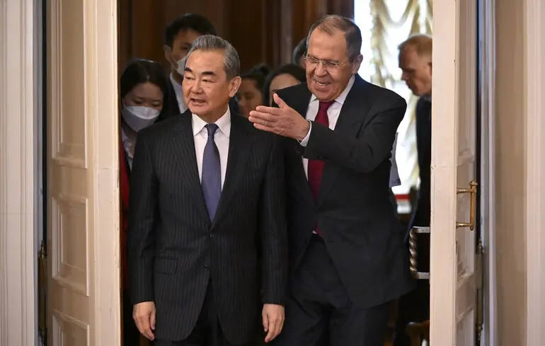 Міністр закордонних справ Китаю Ван Ї проводить переговори в Москві