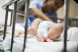 Из-за экономики и презервативов после войны в Украине не будет бэби-бума — социолог