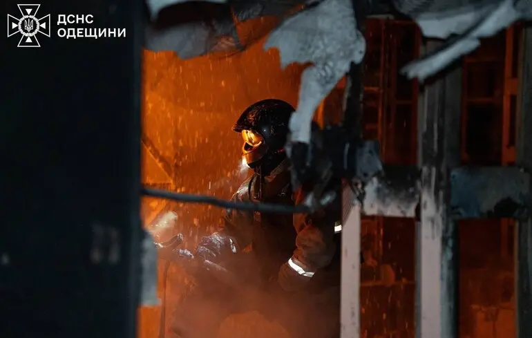 Росіяни масовано атакували Одесу дронами: є влучання по енергетиці та поранені