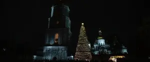 На Софийской площади в Киеве зажгли главную елку Украины