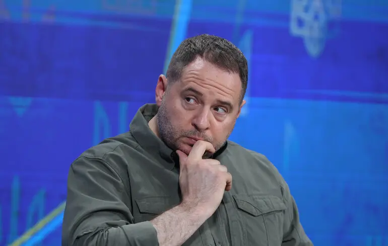 Андрій Єрмак відвідав офіс Служби зовнішньої розвідки, може готуватися перетин кордону – джерела