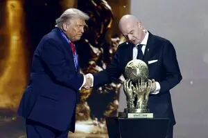 Трамп під час жеребкування ЧС-2026 отримав премію миру ФІФА