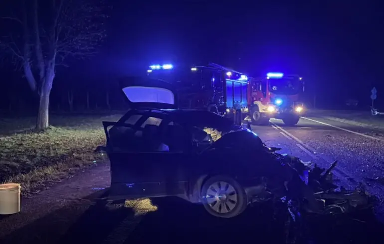 RL: В Польщі легковик врізався в автобус з 26 українцями поблизу Любліна — водій загинув