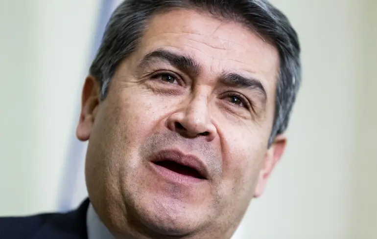 Трамп помилував засудженого до 45 років в'язниці президента-наркоторговця