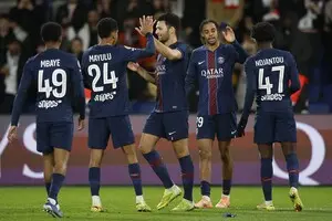 ПСЖ сыграл матч с россиянином в составе, исключив из заявки украинца Забарного