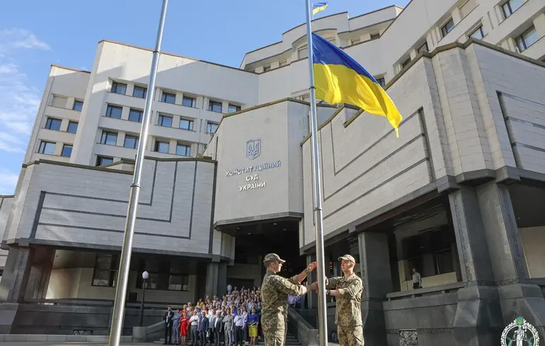 На посаду судді Конституційного суду претендують наукова опонентка Деркача та суддя, якого підозрюють у плагіаті – ЦПК
