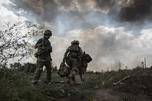 США тиснуть на Україну, щоб вона відмовилась від своїх територій задля укладання мирної угоди — ЗМІ 