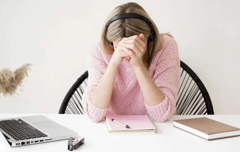 Ученые назвали причину хронического стресса: тело думает, что каждый день сражается со львом