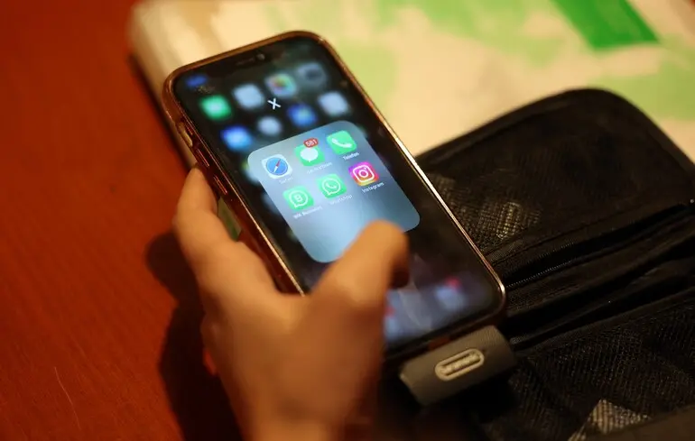 Австралія заборонила соцмережі дітям до 16 років перед Різдвом: психологи очікують хвилю звернень протягом «шести тижнів ізоляції» — Reuters