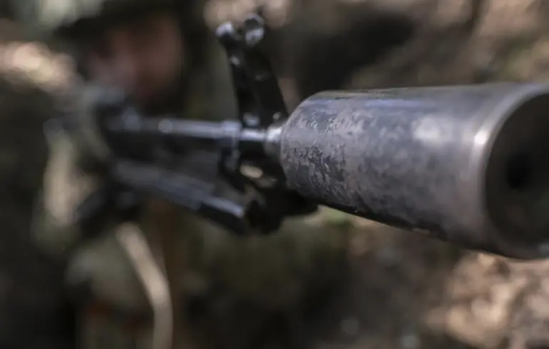 В Сумах шестеро детей пострадали из-за небрежного обращения взрослого с оружием