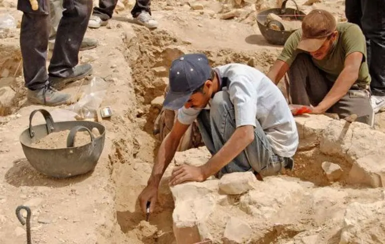 У Польщі затримали оголошеного Україною у розшук відомого російського археолога 