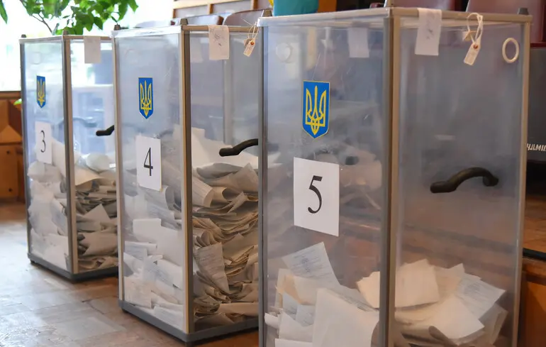 Ни одного законопроекта и множество проблем — Корниенко объяснил, почему провести выборы сейчас нереально